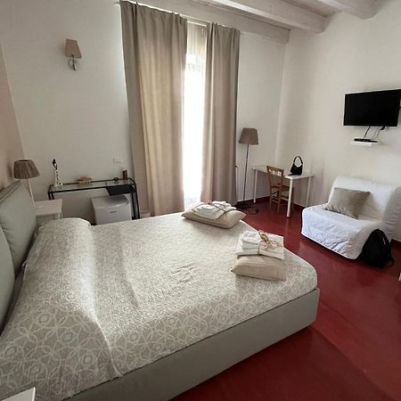 Yhomisus Bed and Breakfast Comiso Exteriör bild