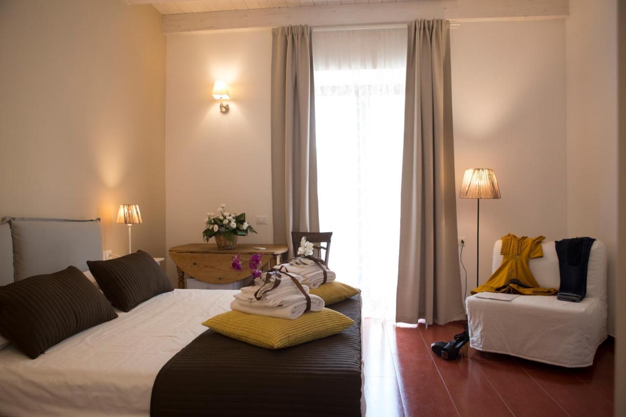 Yhomisus Bed and Breakfast Comiso Exteriör bild