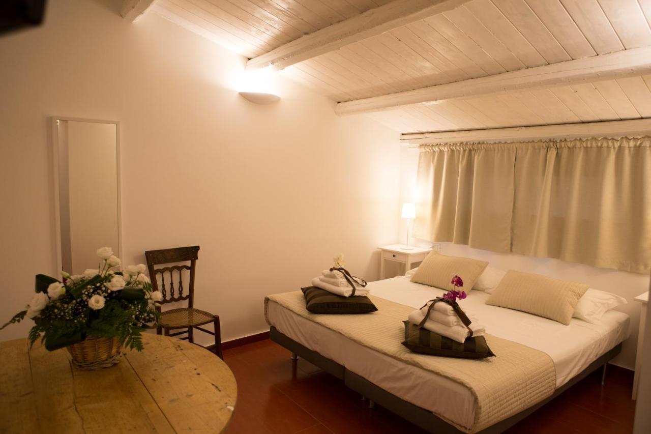 Yhomisus Bed and Breakfast Comiso Exteriör bild